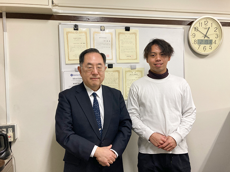 小原教授と藤原さん